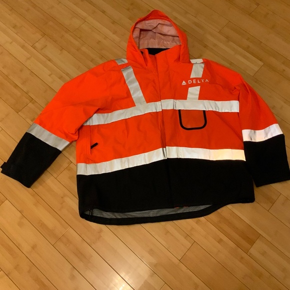 Delta Airlines Waterproof Hooded Reflective Jacket Size XXL (by Lands End) - Picture 1 of 13